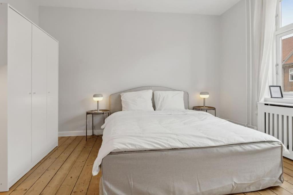 Bright With Balcony Close To Center Leilighet *